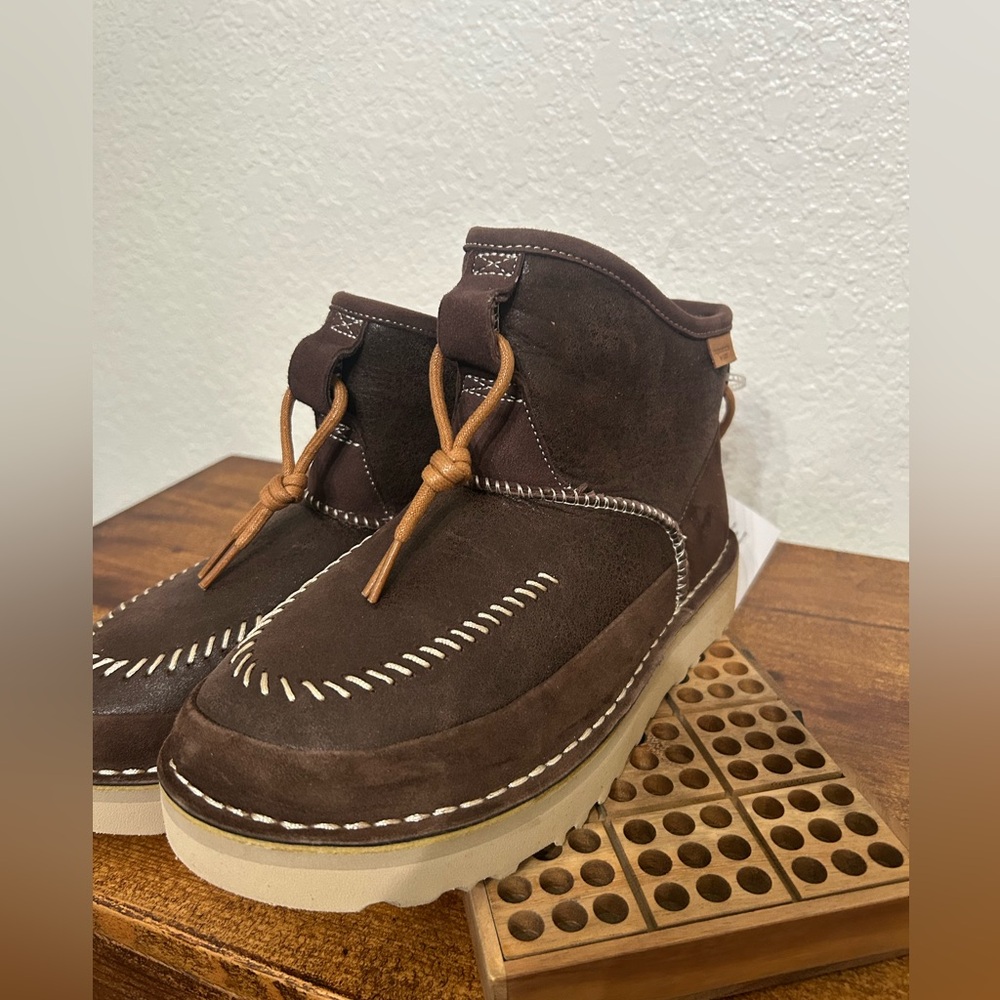 UGG Men's Burnt Cedar Boots SZ: Men 9 - Picture 4 of 7